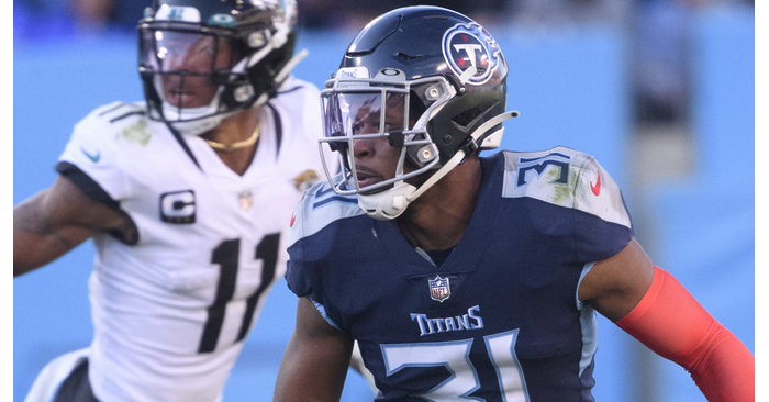 January 7, 2023: Tennessee Titans head coach Mike Vrabel walks of the field  after the Jacksonville Jaguars defeated the Tennessee Titans 20-16 to win  the AFC South Division in Jacksonville, FL. Romeo