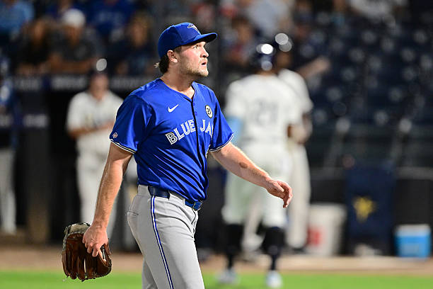 Candaele on Yesavage's historic debut, Manoah's rehab, and his experience in the minors