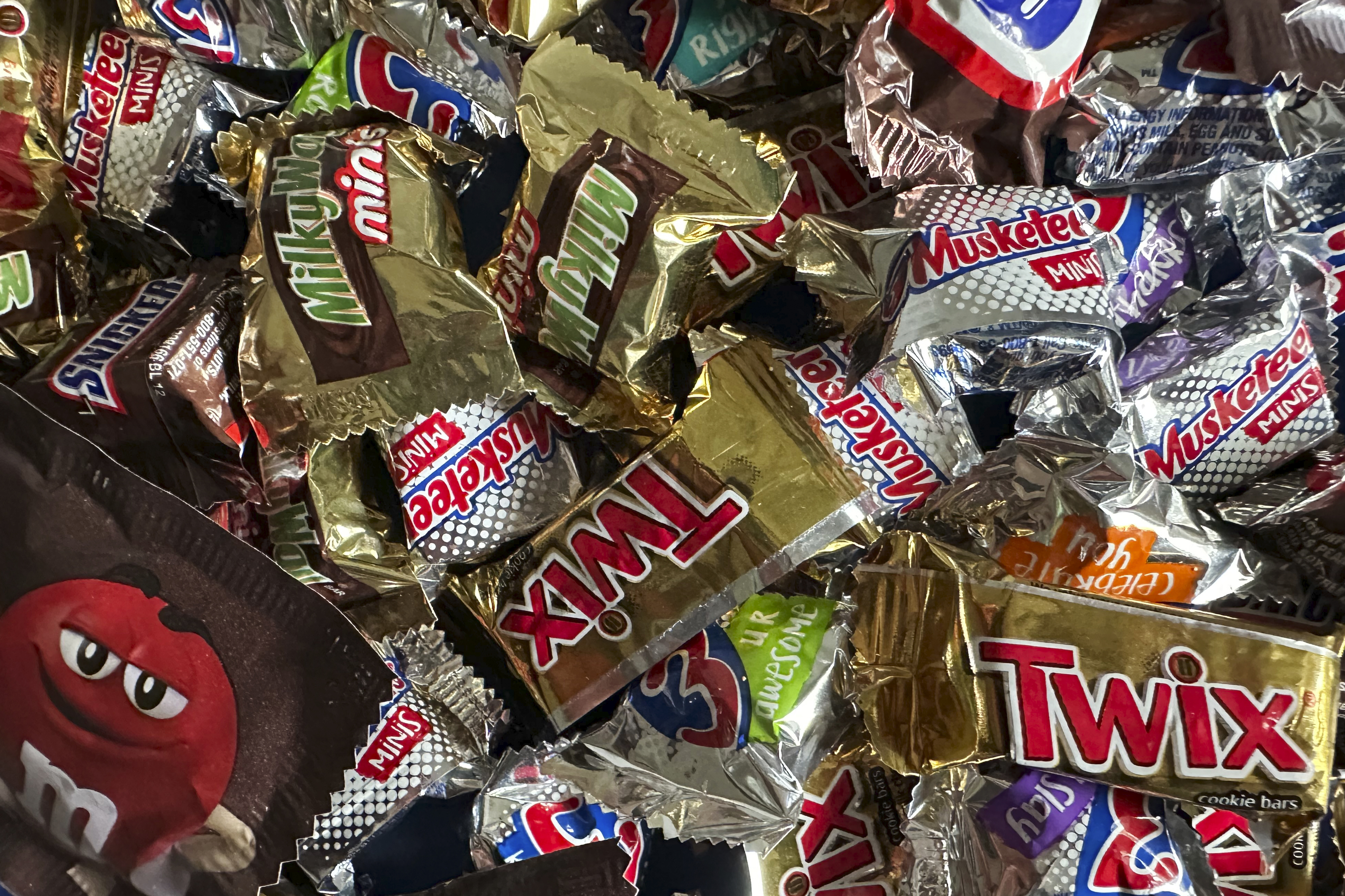 Patrick In The Morning: Getting Halloween Candy Early Makes You Go Through It Not Once, But Twice! episode artwork