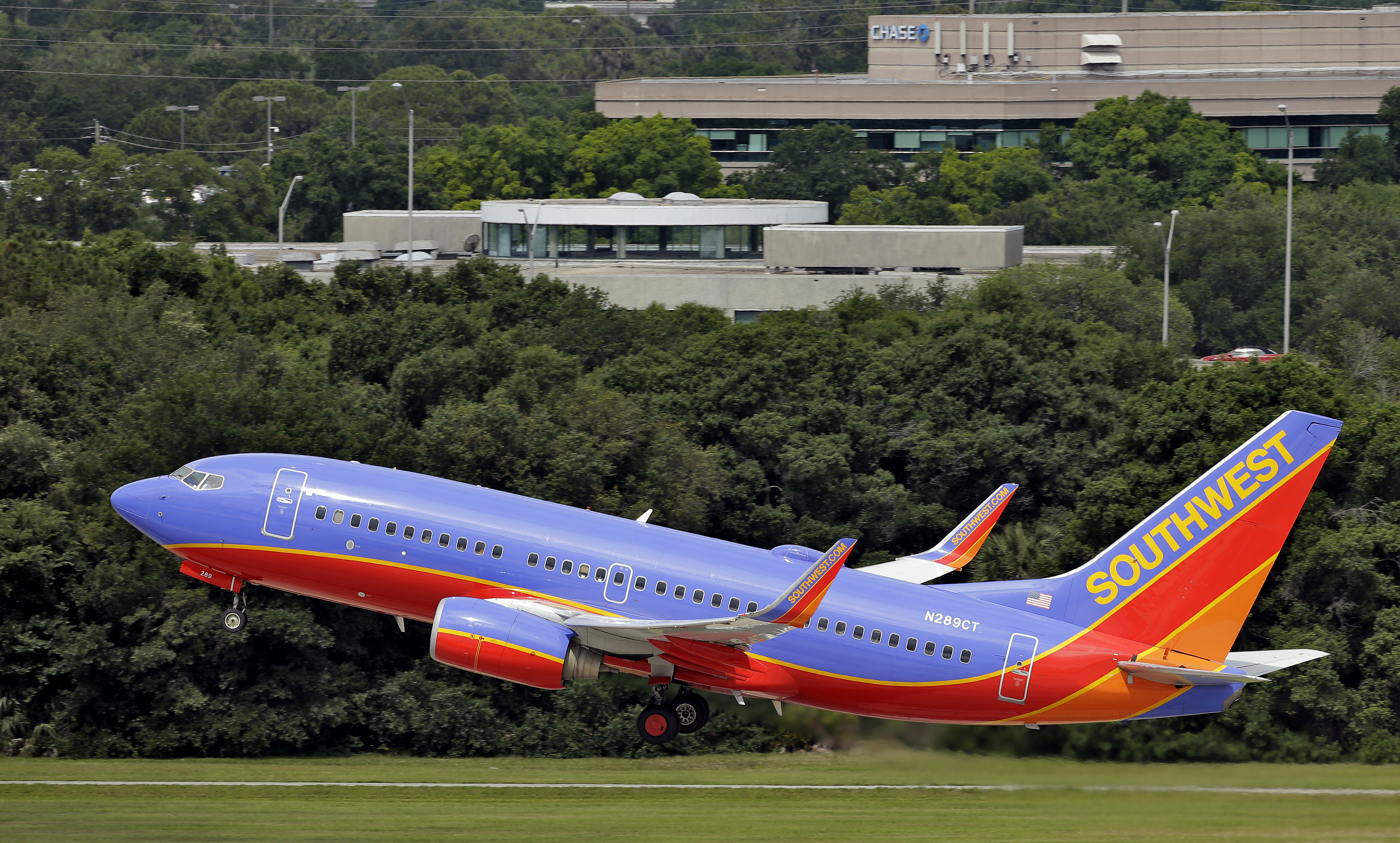 Patrick In The Morning: Southwest Will Only Clean Premium Seats Between Flights episode artwork