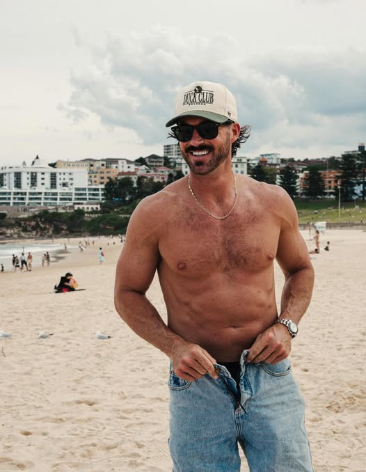 The Morning Sip: March 26th - "Shirtless Riley Green"