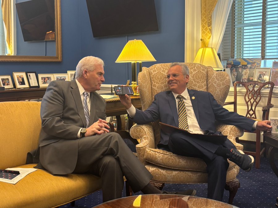 (LISTEN): U.S. House Majority Whip Tom Emmer (R) and U.S. Rep. Mark Alford (R-Raymore) discuss shutdown on "Wake Up Missouri" episode artwork