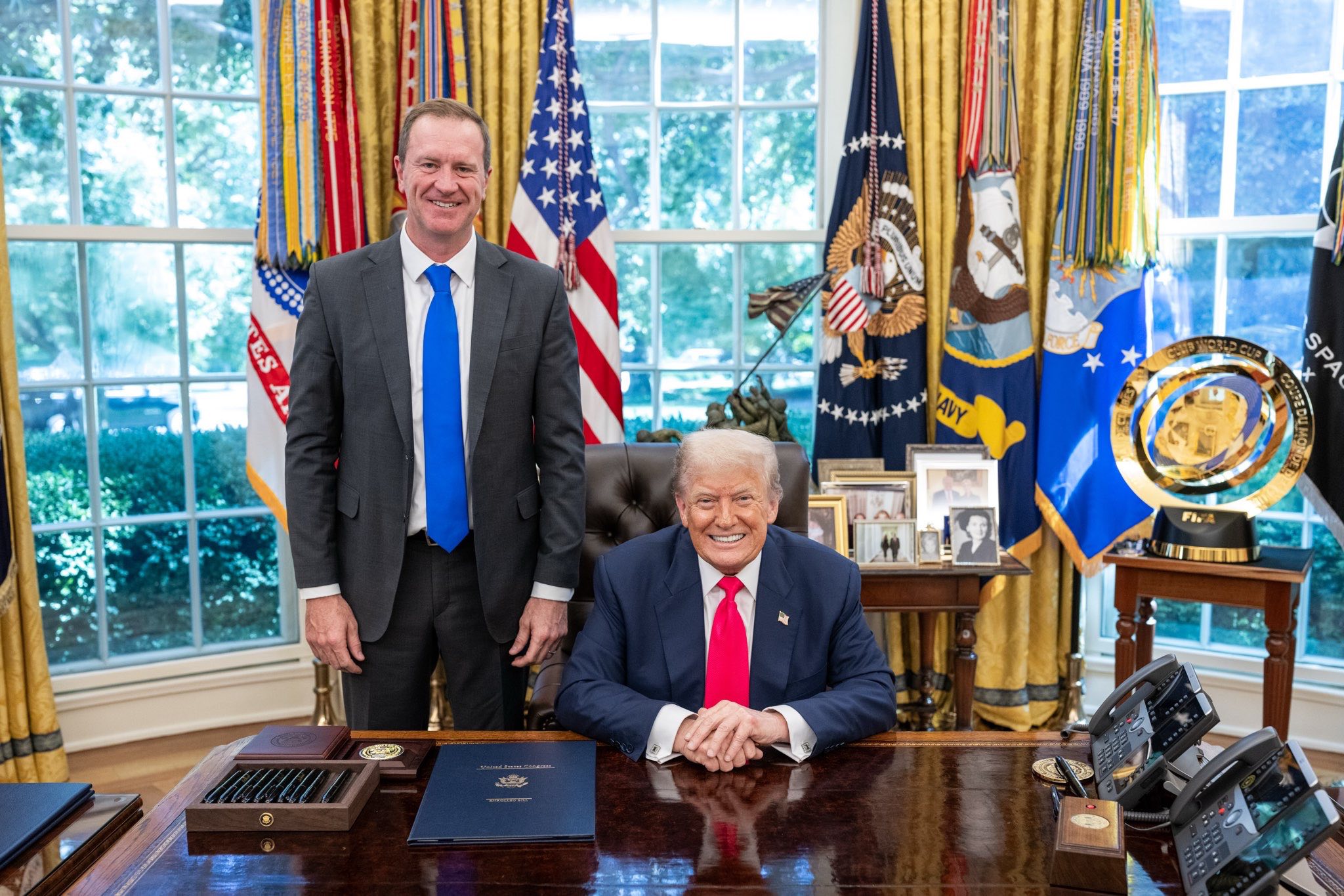 (LISTEN): U.S. Sen. Eric Schmitt (R) discusses federal government shutdown on "Wake Up Missouri" episode artwork