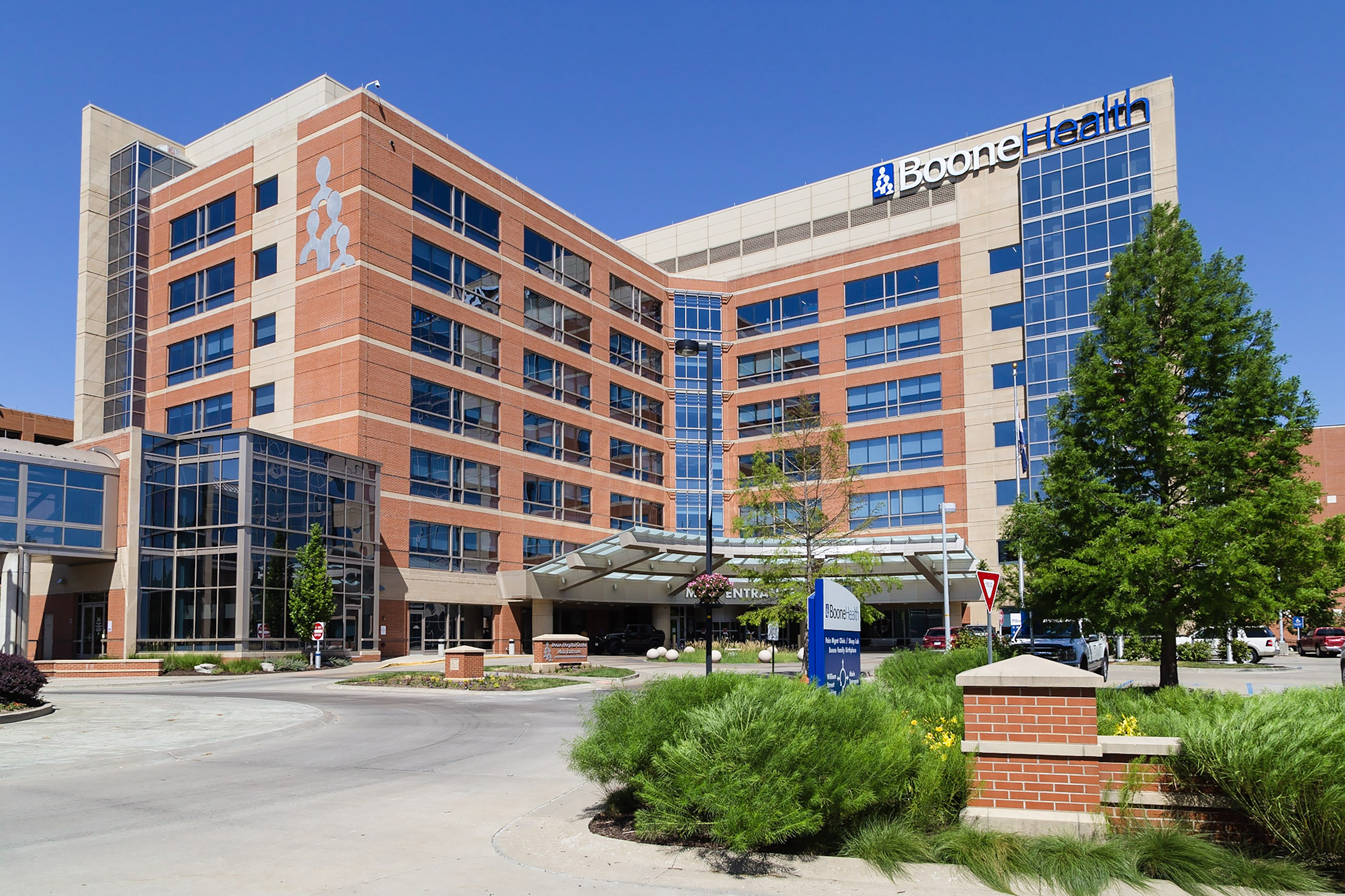 (LISTEN): Boone Health's president appears on 939 the Eagle's "CEO Roundtable" program episode artwork