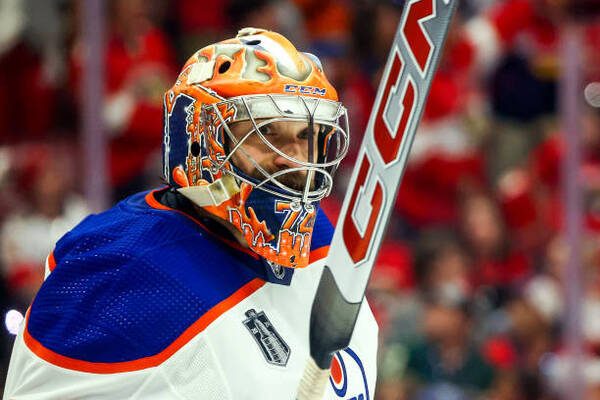 Hutton on why Skinner gets better late in the series, if he's concerned about Bobrovsky and pre-game rituals thumbnail