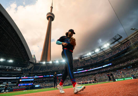 Phillips on the Yankees' free fall, potential trade targets for the Blue Jays and Skenes' historic All-Star selection thumbnail